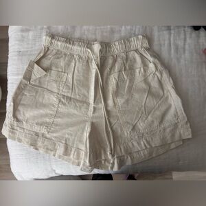 Universal Thread Cream Elastic Shorts